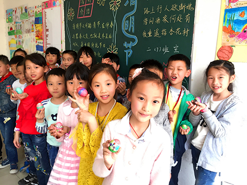 南昌現(xiàn)代外國(guó)語(yǔ)學(xué)校(象湖校區(qū))開(kāi)展“清明節(jié) 手繪彩蛋”主題教育活動(dòng)