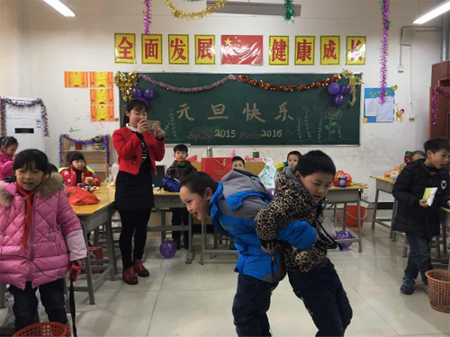 現(xiàn)外象湖校區(qū)組織開(kāi)展“慶元旦·迎新年”聯(lián)歡活動(dòng)
